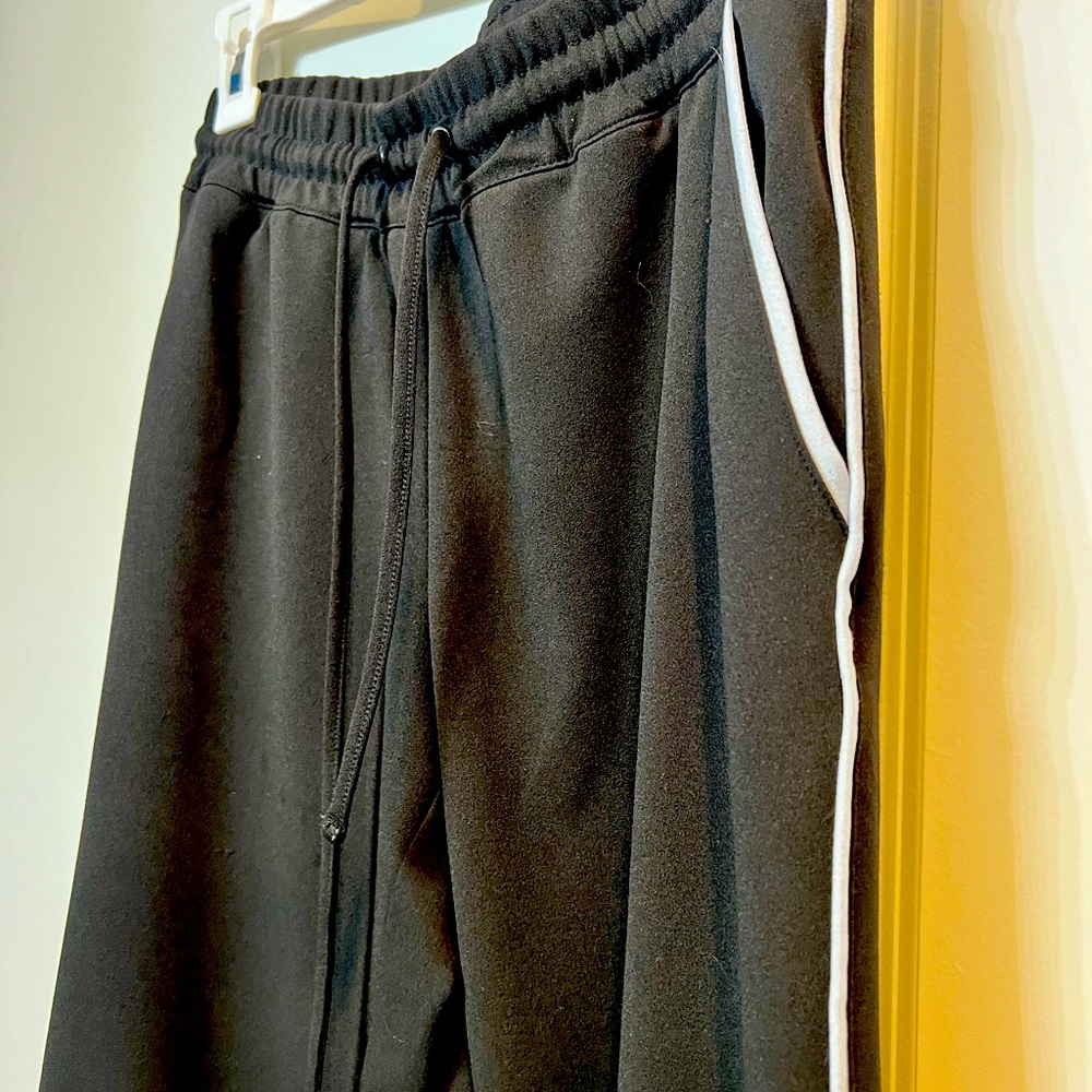 Joggers - Picture 3 of 4